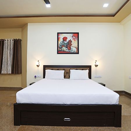 Oyo 9428 Hill View Room Goverdhan Vilas 烏代浦 外观 照片