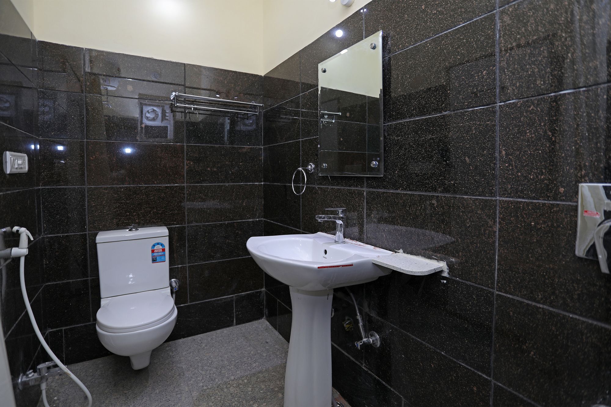 Oyo 9428 Hill View Room Goverdhan Vilas 烏代浦 外观 照片