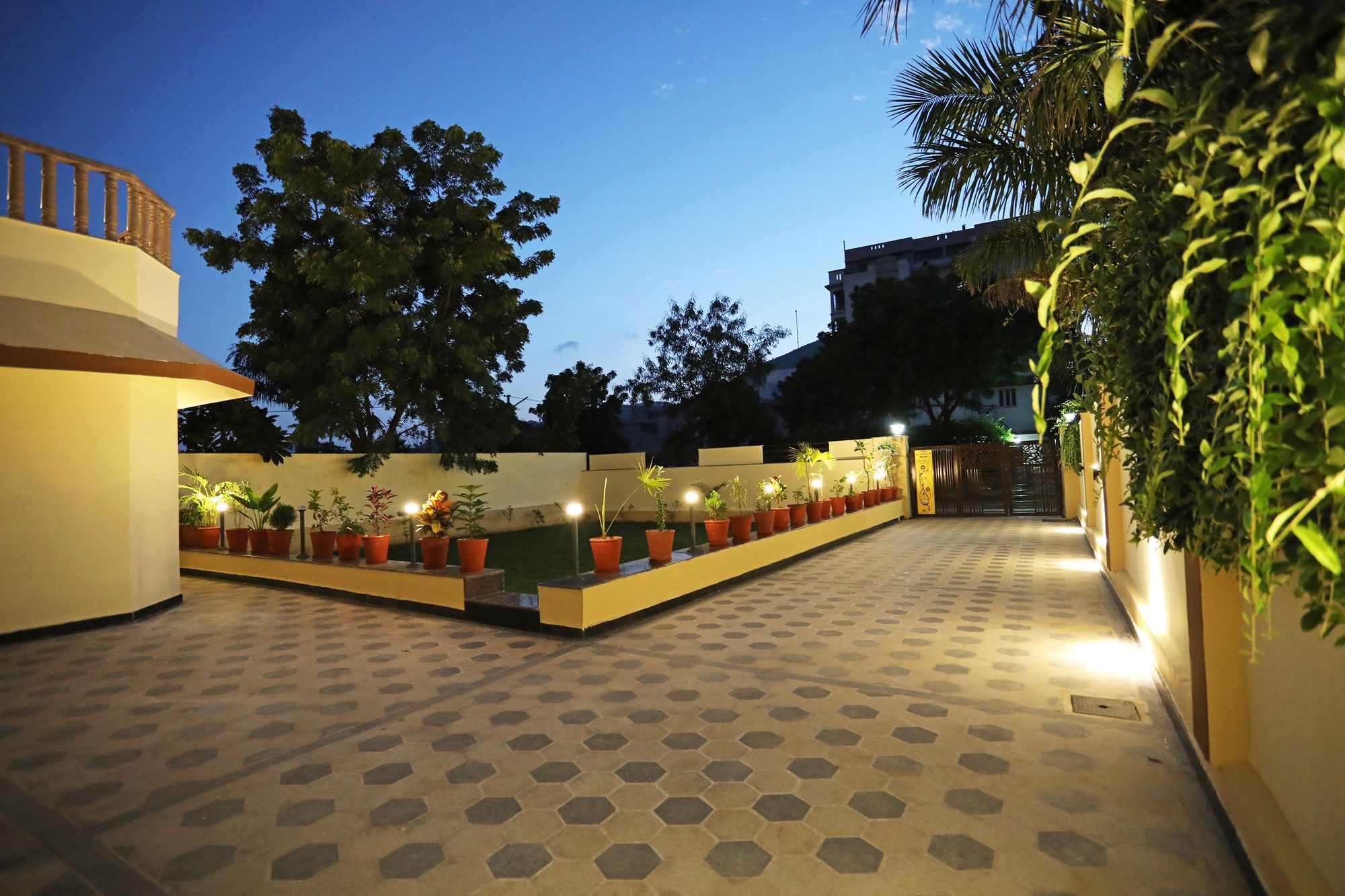 Oyo 9428 Hill View Room Goverdhan Vilas 烏代浦 外观 照片