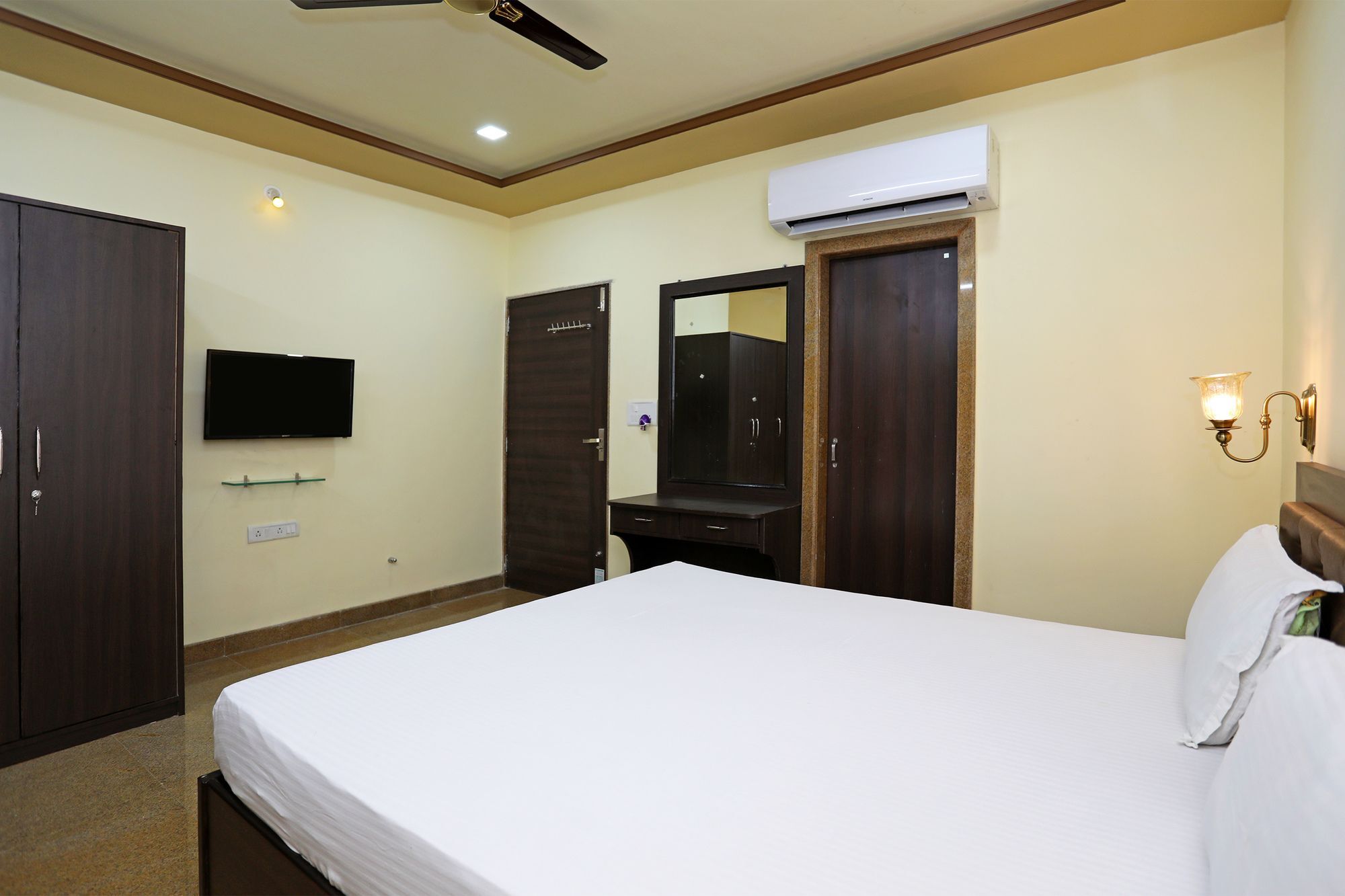 Oyo 9428 Hill View Room Goverdhan Vilas 烏代浦 外观 照片
